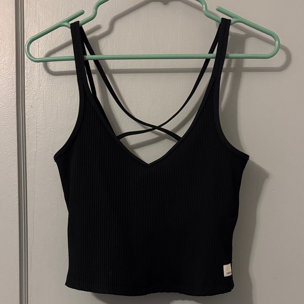 Vuori Black Ribbed Crop Top